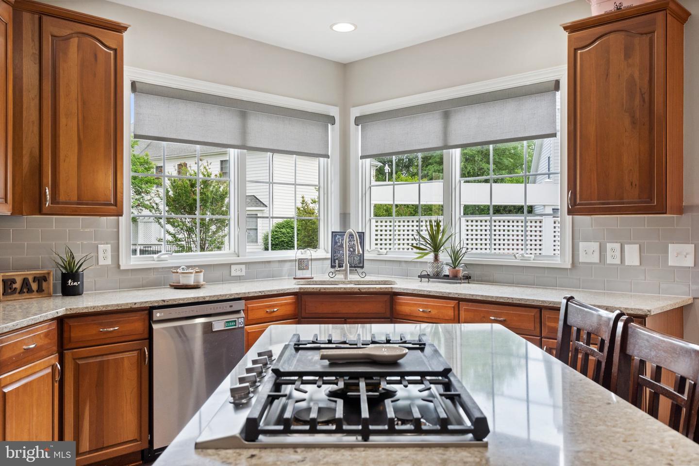 15077 SYCAMORE HILLS PL, HAYMARKET, Virginia 20169, 4 Bedrooms Bedrooms, ,3 BathroomsBathrooms,Residential,For sale,15077 SYCAMORE HILLS PL,VAPW2093328 MLS # VAPW2093328