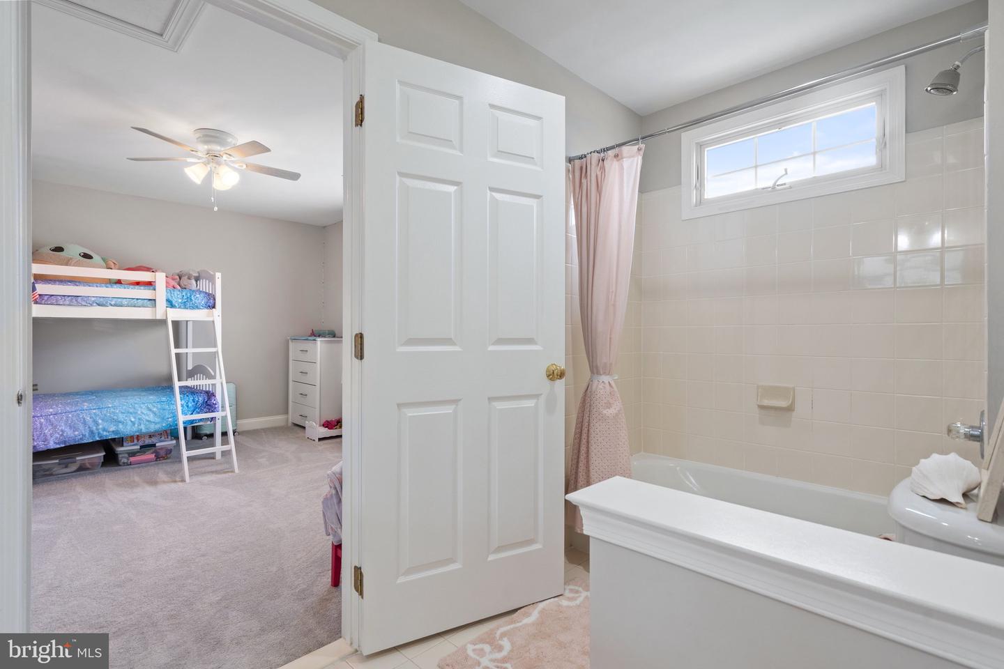 15077 SYCAMORE HILLS PL, HAYMARKET, Virginia 20169, 4 Bedrooms Bedrooms, ,3 BathroomsBathrooms,Residential,For sale,15077 SYCAMORE HILLS PL,VAPW2093328 MLS # VAPW2093328