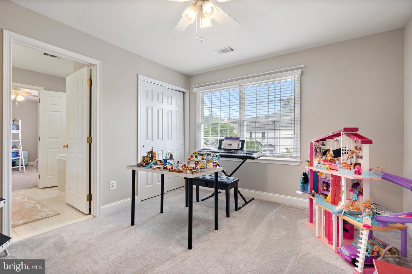 15077 SYCAMORE HILLS PL, HAYMARKET, Virginia 20169, 4 Bedrooms Bedrooms, ,3 BathroomsBathrooms,Residential,For sale,15077 SYCAMORE HILLS PL,VAPW2093328 MLS # VAPW2093328