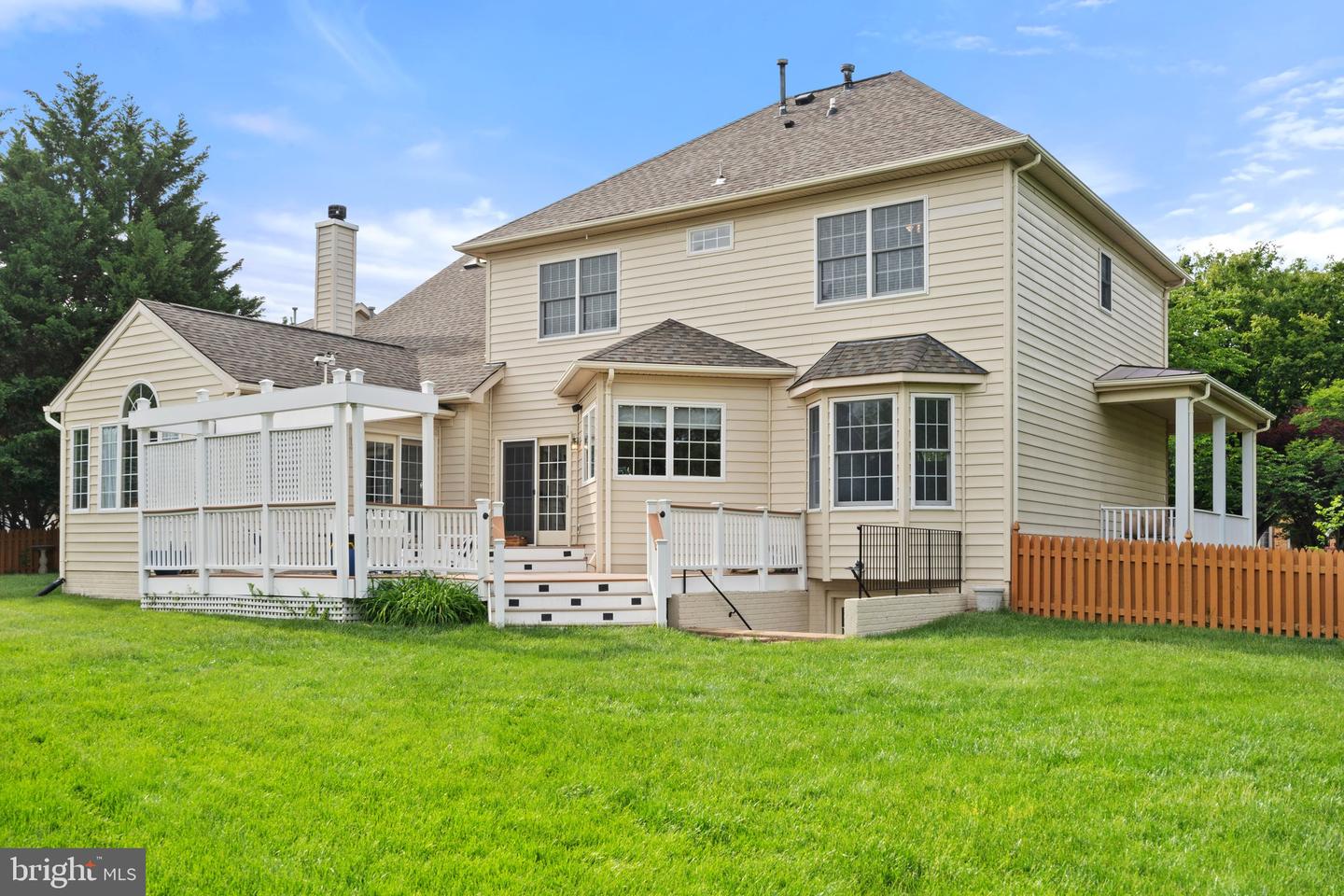 15077 SYCAMORE HILLS PL, HAYMARKET, Virginia 20169, 4 Bedrooms Bedrooms, ,3 BathroomsBathrooms,Residential,For sale,15077 SYCAMORE HILLS PL,VAPW2093328 MLS # VAPW2093328