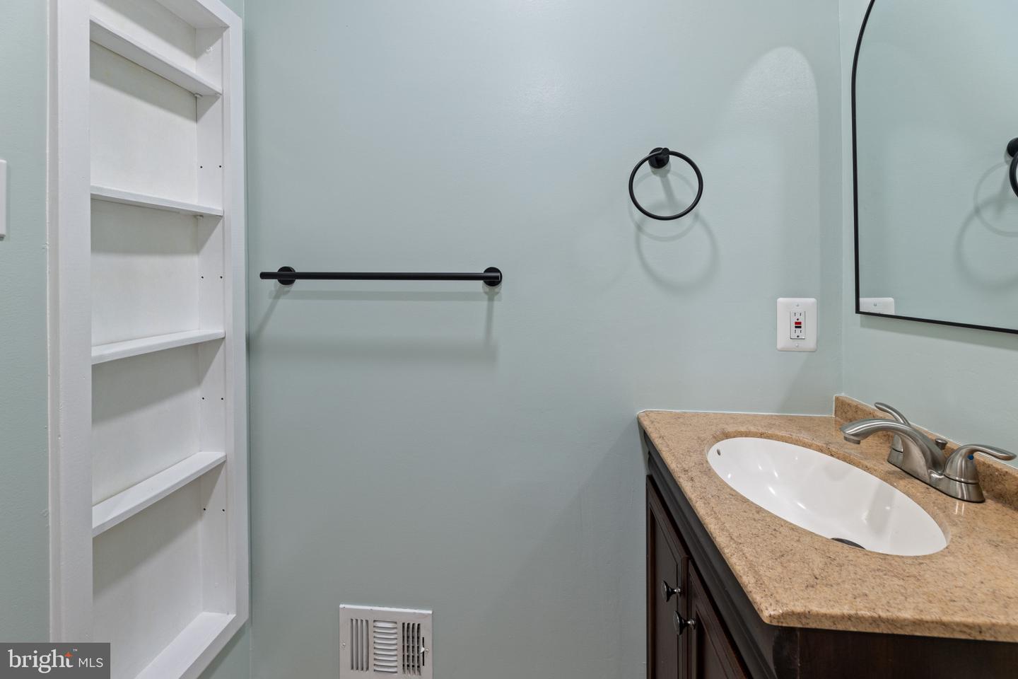8973 ROUND TOP RD, MANASSAS, Virginia 20112, 3 Bedrooms Bedrooms, ,3 BathroomsBathrooms,Residential,For sale,8973 ROUND TOP RD,VAPW2093402 MLS # VAPW2093402