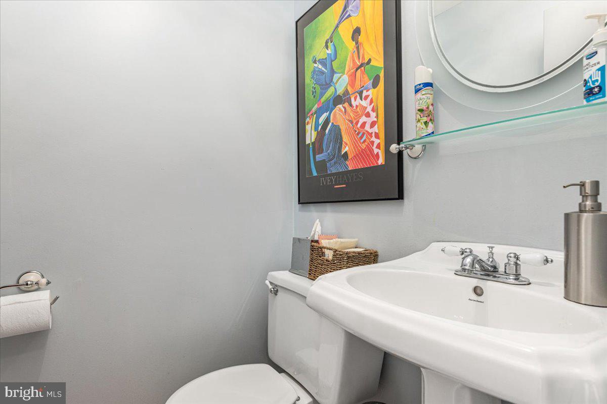 5515 DUNSMORE RD, ALEXANDRIA, Virginia 22315, 4 Bedrooms Bedrooms, ,2 BathroomsBathrooms,Residential,For sale,5515 DUNSMORE RD,VAFX2237540 MLS # VAFX2237540