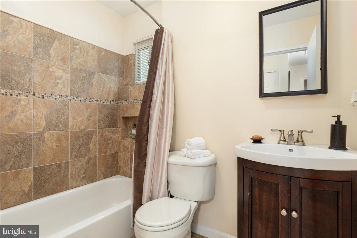 5515 DUNSMORE RD, ALEXANDRIA, Virginia 22315, 4 Bedrooms Bedrooms, ,2 BathroomsBathrooms,Residential,For sale,5515 DUNSMORE RD,VAFX2237540 MLS # VAFX2237540