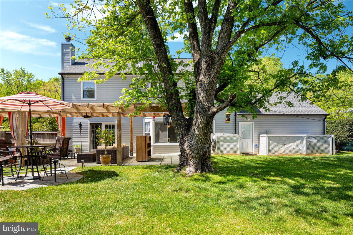 5515 DUNSMORE RD, ALEXANDRIA, Virginia 22315, 4 Bedrooms Bedrooms, ,2 BathroomsBathrooms,Residential,For sale,5515 DUNSMORE RD,VAFX2237540 MLS # VAFX2237540