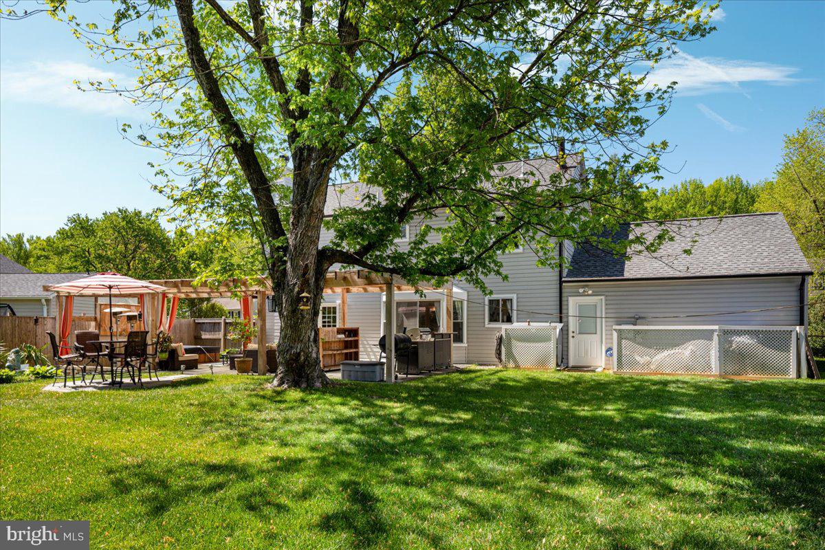 5515 DUNSMORE RD, ALEXANDRIA, Virginia 22315, 4 Bedrooms Bedrooms, ,2 BathroomsBathrooms,Residential,For sale,5515 DUNSMORE RD,VAFX2237540 MLS # VAFX2237540