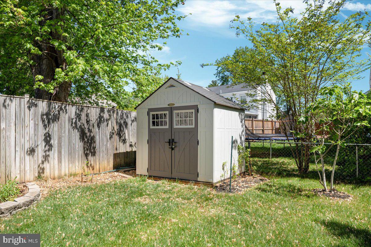 5515 DUNSMORE RD, ALEXANDRIA, Virginia 22315, 4 Bedrooms Bedrooms, ,2 BathroomsBathrooms,Residential,For sale,5515 DUNSMORE RD,VAFX2237540 MLS # VAFX2237540