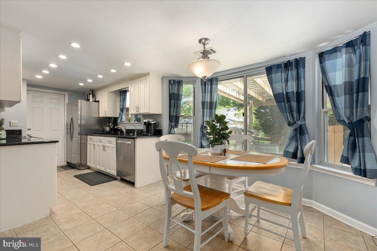 5515 DUNSMORE RD, ALEXANDRIA, Virginia 22315, 4 Bedrooms Bedrooms, ,2 BathroomsBathrooms,Residential,For sale,5515 DUNSMORE RD,VAFX2237540 MLS # VAFX2237540