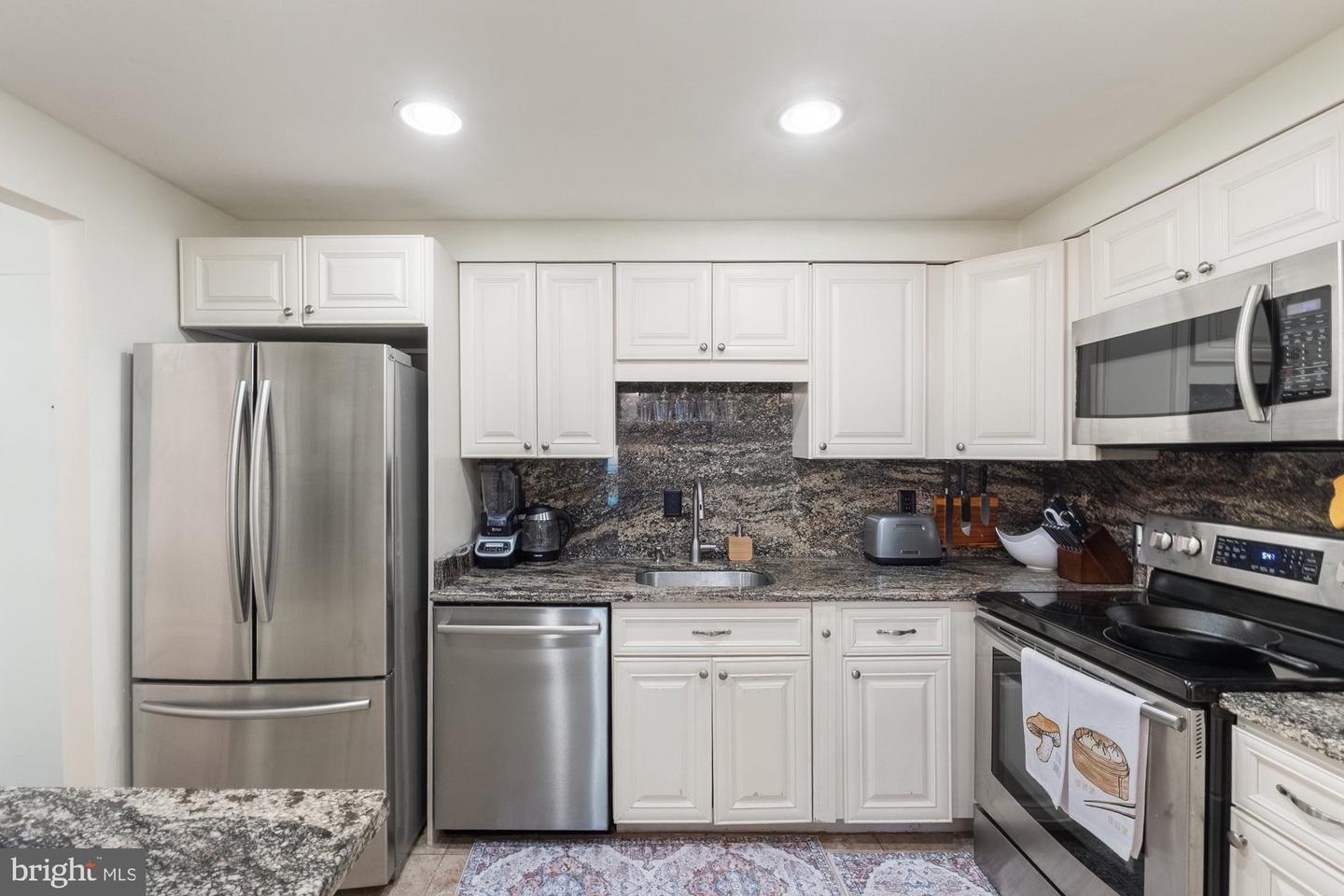 7651 TREMAYNE PL #207, MCLEAN, Virginia 22102, 2 Bedrooms Bedrooms, ,1 BathroomBathrooms,Residential,For sale,7651 TREMAYNE PL #207,VAFX2237052 MLS # VAFX2237052