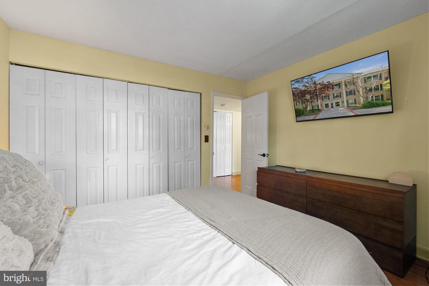 7651 TREMAYNE PL #207, MCLEAN, Virginia 22102, 2 Bedrooms Bedrooms, ,1 BathroomBathrooms,Residential,For sale,7651 TREMAYNE PL #207,VAFX2237052 MLS # VAFX2237052