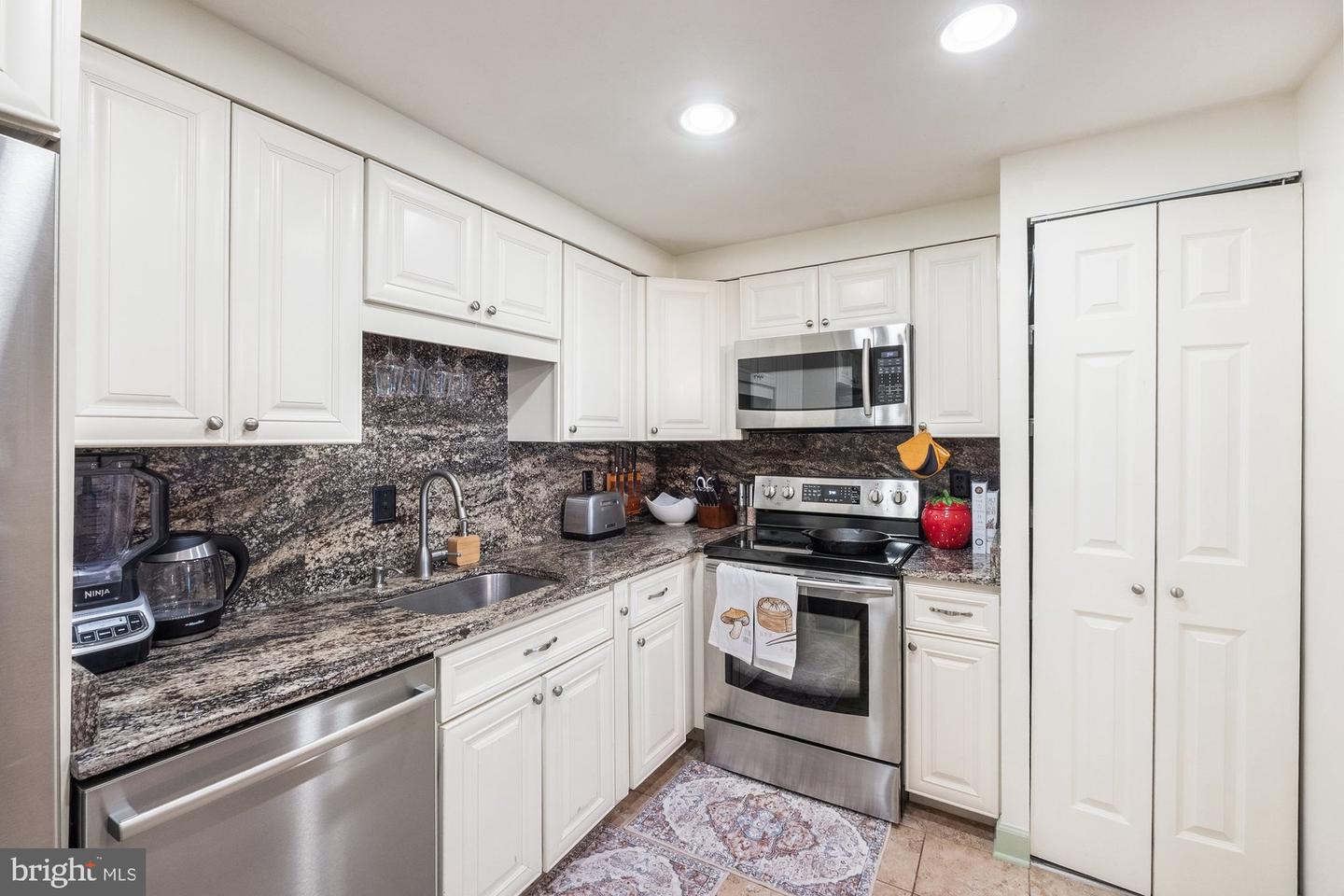 7651 TREMAYNE PL #207, MCLEAN, Virginia 22102, 2 Bedrooms Bedrooms, ,1 BathroomBathrooms,Residential,For sale,7651 TREMAYNE PL #207,VAFX2237052 MLS # VAFX2237052
