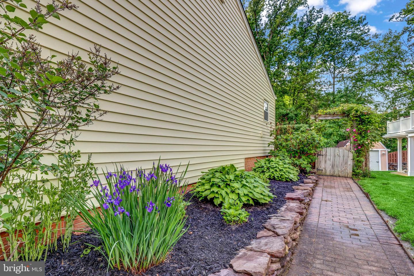 6010 MERRYVALE CT, SPRINGFIELD, Virginia 22152, 4 Bedrooms Bedrooms, ,2 BathroomsBathrooms,Residential,For sale,6010 MERRYVALE CT,VAFX2237508 MLS # VAFX2237508