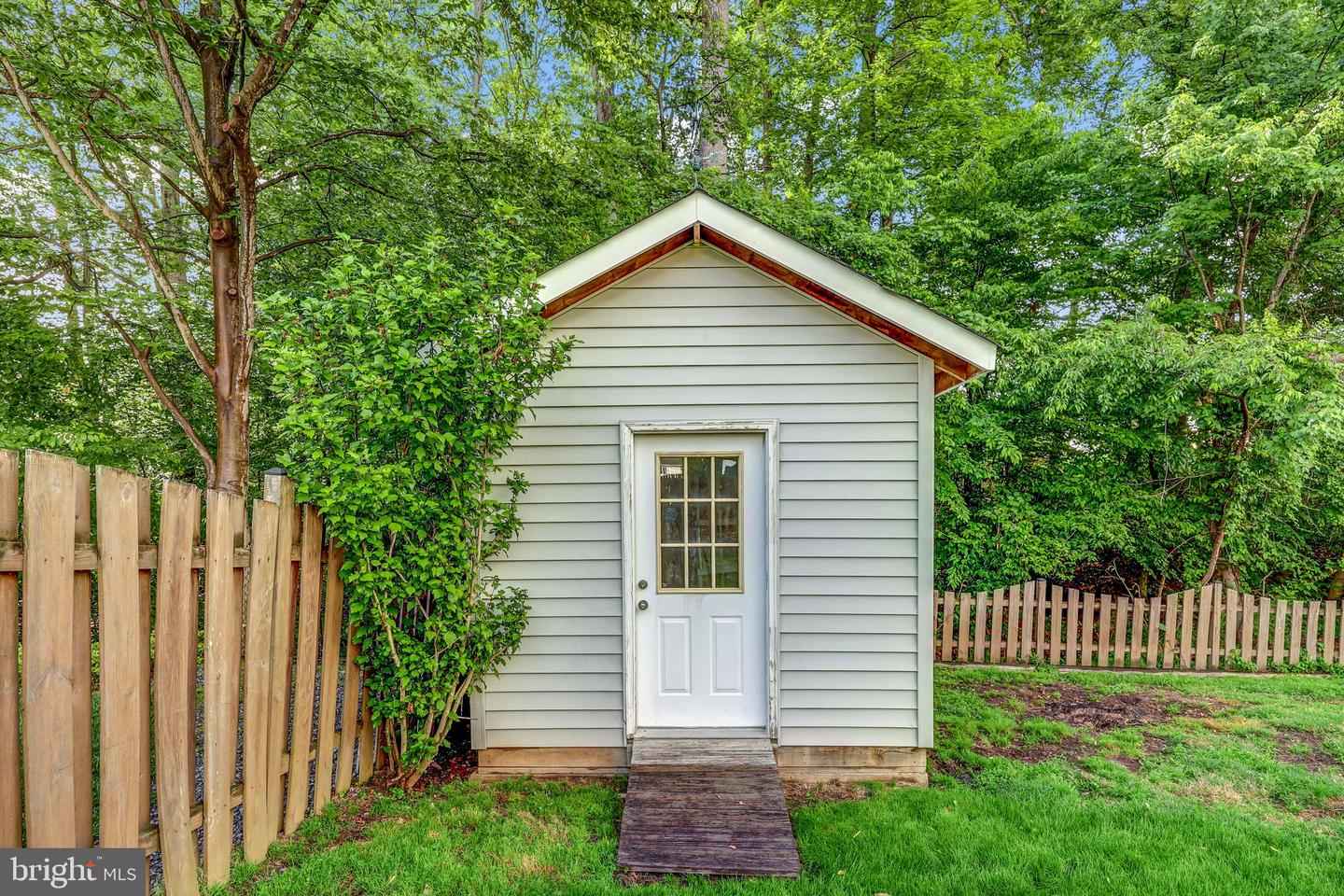 6010 MERRYVALE CT, SPRINGFIELD, Virginia 22152, 4 Bedrooms Bedrooms, ,2 BathroomsBathrooms,Residential,For sale,6010 MERRYVALE CT,VAFX2237508 MLS # VAFX2237508
