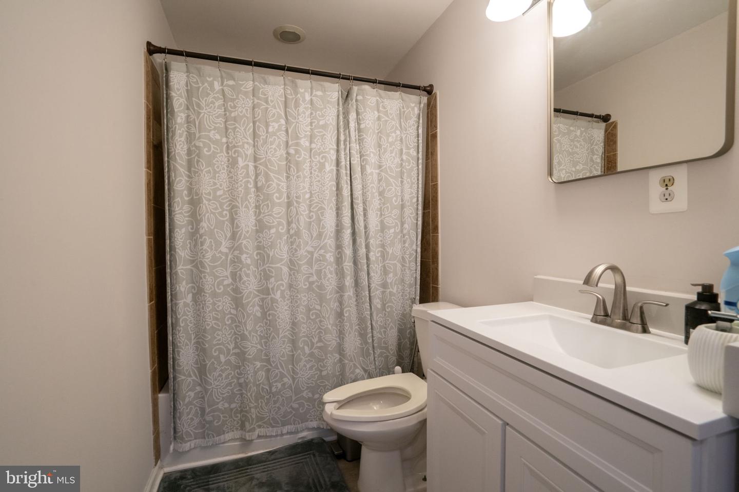 15323 GATEHOUSE TER, WOODBRIDGE, Virginia 22191, 2 Bedrooms Bedrooms, ,2 BathroomsBathrooms,Residential,For sale,15323 GATEHOUSE TER,VAPW2093414 MLS # VAPW2093414