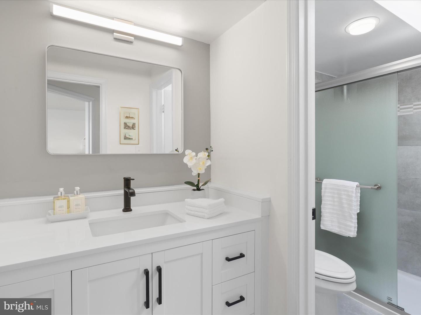 1409 21ST ST NW #3C, WASHINGTON, District Of Columbia 20036, 2 Bedrooms Bedrooms, ,1 BathroomBathrooms,Residential,For sale,1409 21ST ST NW #3C,DCDC2198098 MLS # DCDC2198098