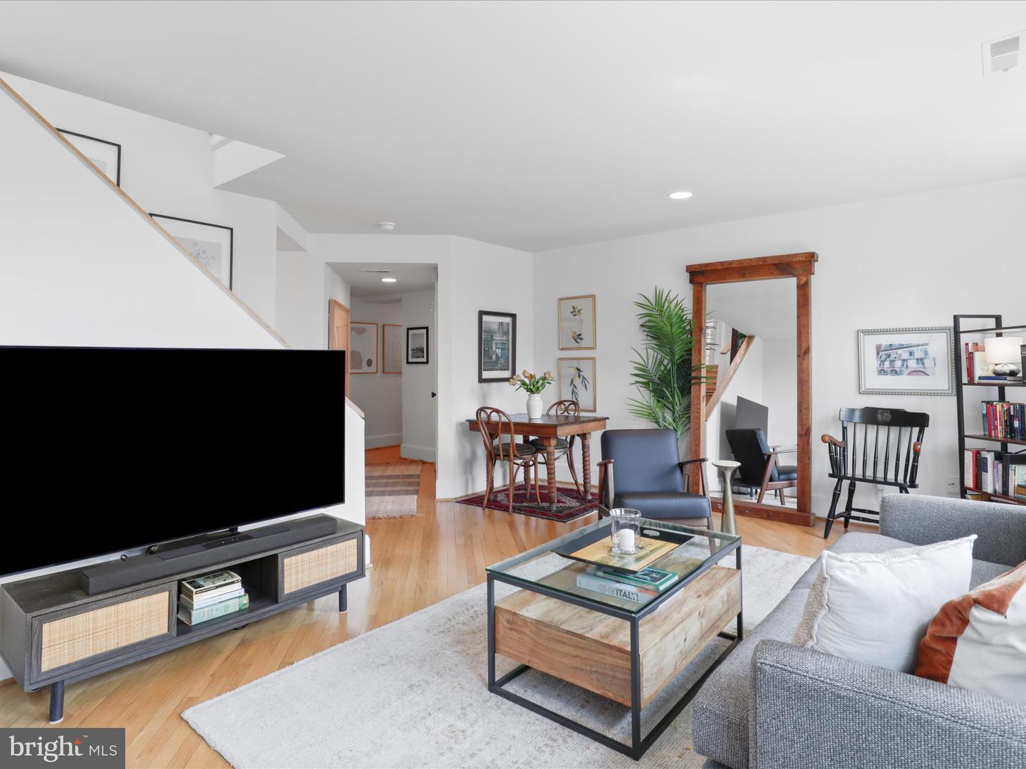 1409 21ST ST NW #3C, WASHINGTON, District Of Columbia 20036, 2 Bedrooms Bedrooms, ,1 BathroomBathrooms,Residential,For sale,1409 21ST ST NW #3C,DCDC2198098 MLS # DCDC2198098