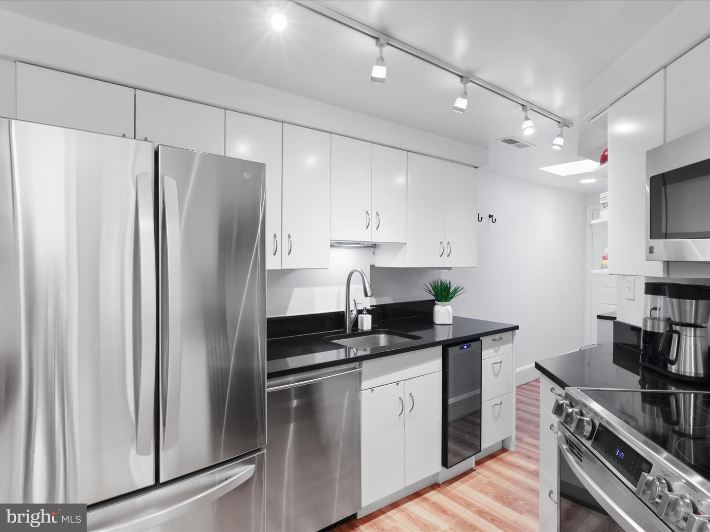 1409 21ST ST NW #3C, WASHINGTON, District Of Columbia 20036, 2 Bedrooms Bedrooms, ,1 BathroomBathrooms,Residential,For sale,1409 21ST ST NW #3C,DCDC2198098 MLS # DCDC2198098