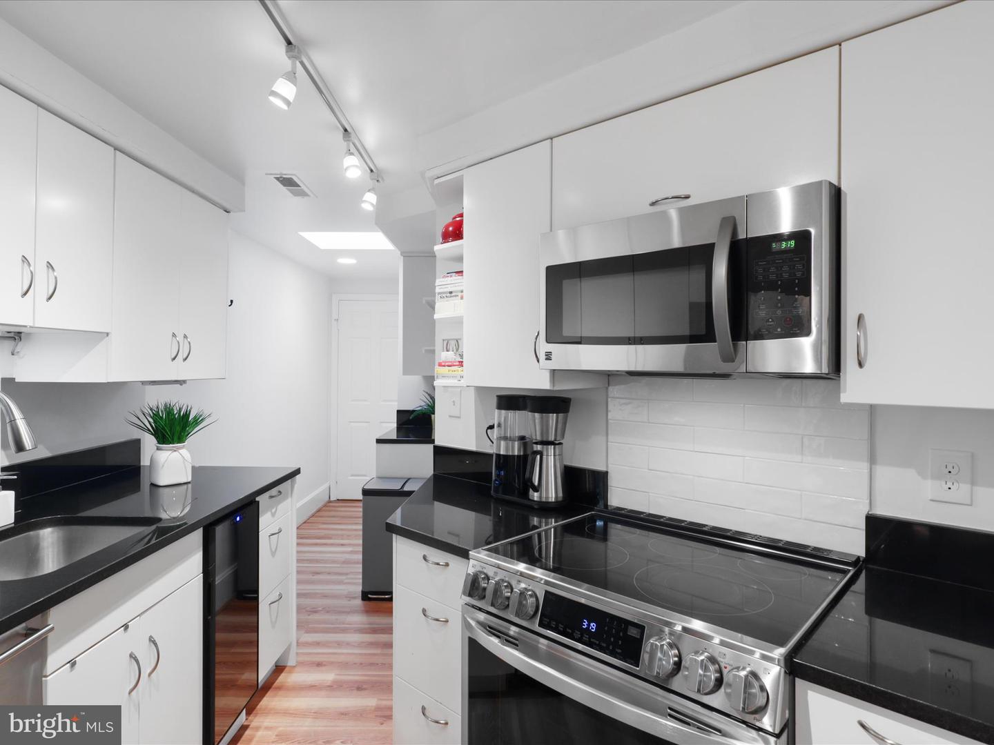 1409 21ST ST NW #3C, WASHINGTON, District Of Columbia 20036, 2 Bedrooms Bedrooms, ,1 BathroomBathrooms,Residential,For sale,1409 21ST ST NW #3C,DCDC2198098 MLS # DCDC2198098