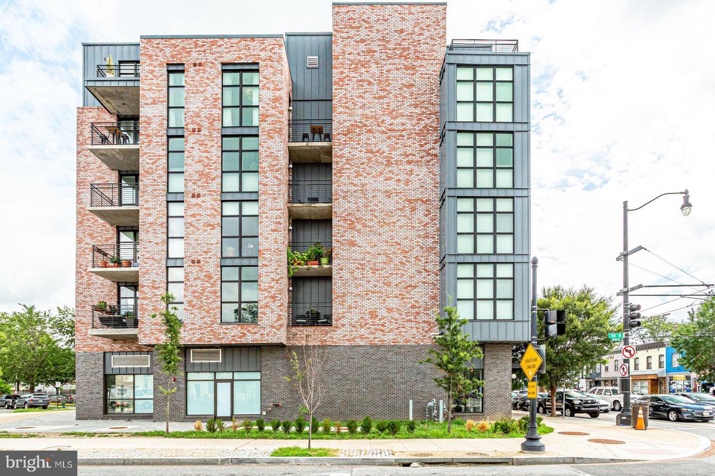 1402 H ST NE #501, WASHINGTON, District Of Columbia 20002, 2 Bedrooms Bedrooms, ,2 BathroomsBathrooms,Residential,For sale,1402 H ST NE #501,DCDC2198120 MLS # DCDC2198120