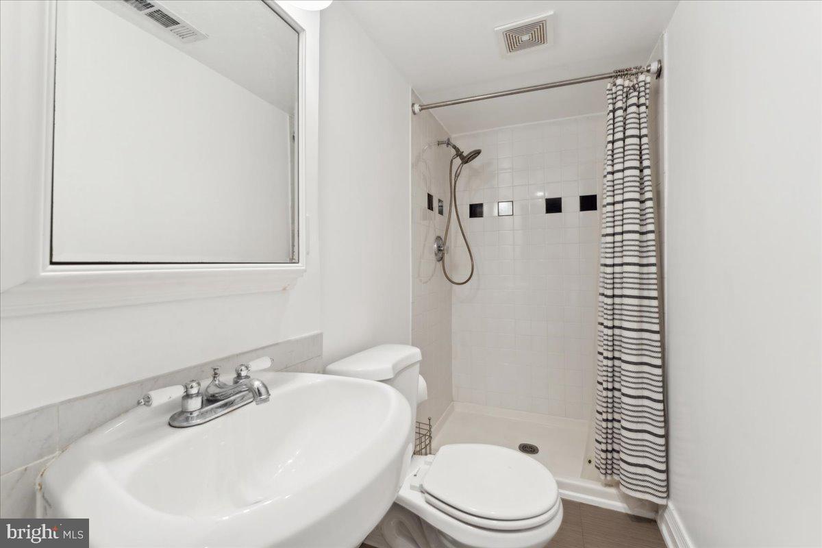 1904 17TH ST SE, WASHINGTON, District Of Columbia 20020, 3 Bedrooms Bedrooms, ,2 BathroomsBathrooms,Residential,For sale,1904 17TH ST SE,DCDC2198246 MLS # DCDC2198246