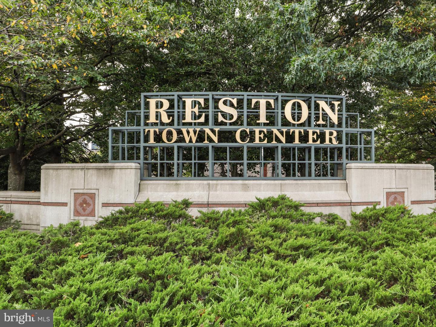 1612 AUTUMNWOOD DR, RESTON, Virginia 20194, 3 Bedrooms Bedrooms, ,2 BathroomsBathrooms,Residential,For sale,1612 AUTUMNWOOD DR,VAFX2237752 MLS # VAFX2237752