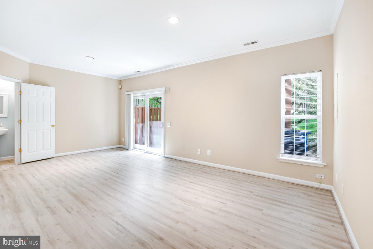 47557 TENFOOT ISLAND TER, STERLING, Virginia 20165, 3 Bedrooms Bedrooms, ,3 BathroomsBathrooms,Residential,For sale,47557 TENFOOT ISLAND TER,VALO2095252 MLS # VALO2095252