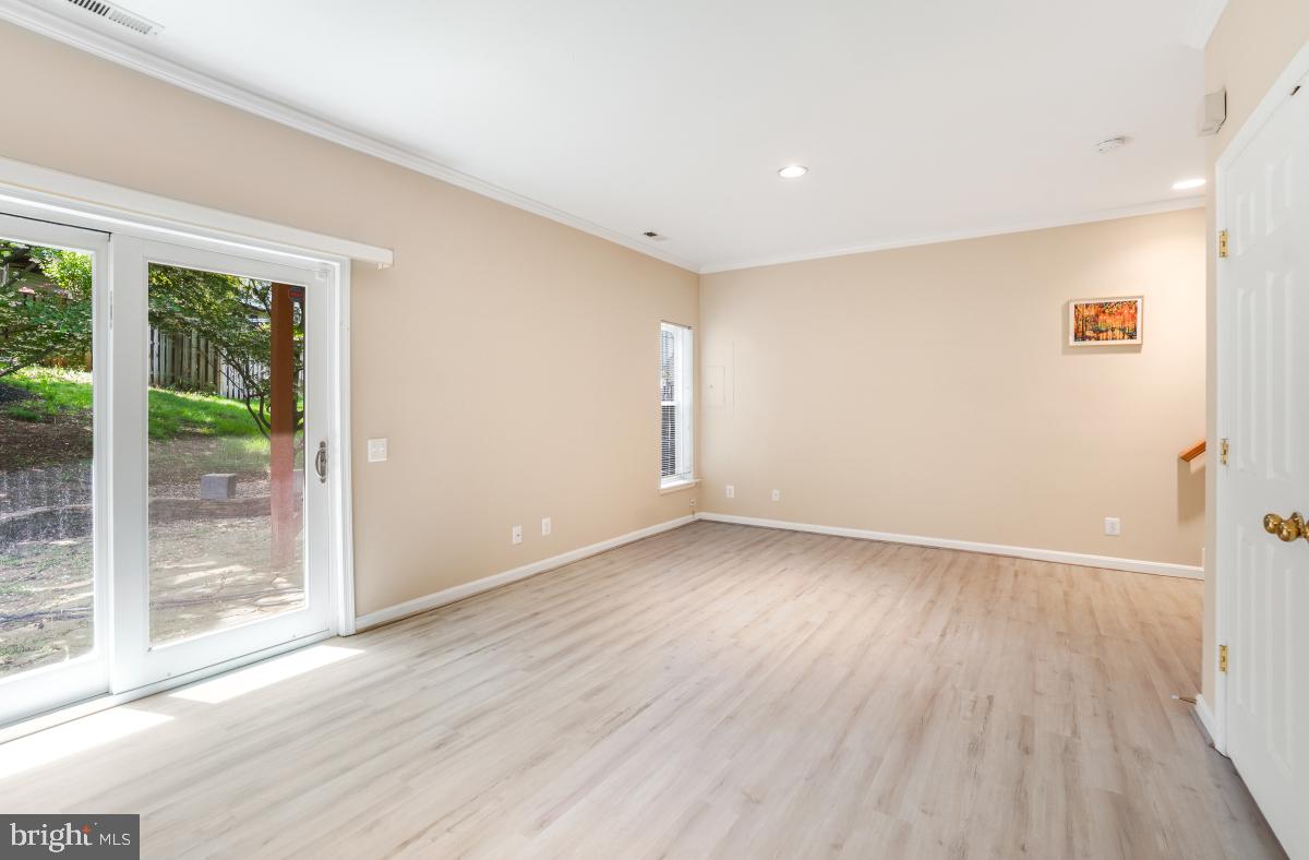 47557 TENFOOT ISLAND TER, STERLING, Virginia 20165, 3 Bedrooms Bedrooms, ,3 BathroomsBathrooms,Residential,For sale,47557 TENFOOT ISLAND TER,VALO2095252 MLS # VALO2095252