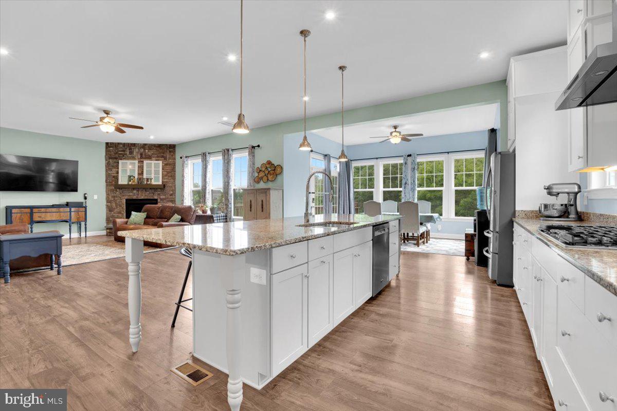40918 WHITE CLOVER LN, ALDIE, Virginia 20105, 5 Bedrooms Bedrooms, ,4 BathroomsBathrooms,Residential,For sale,40918 WHITE CLOVER LN,VALO2095288 MLS # VALO2095288