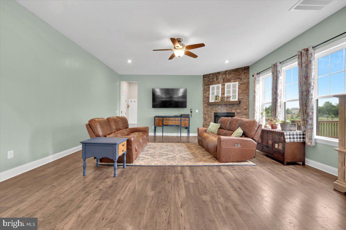 40918 WHITE CLOVER LN, ALDIE, Virginia 20105, 5 Bedrooms Bedrooms, ,4 BathroomsBathrooms,Residential,For sale,40918 WHITE CLOVER LN,VALO2095288 MLS # VALO2095288