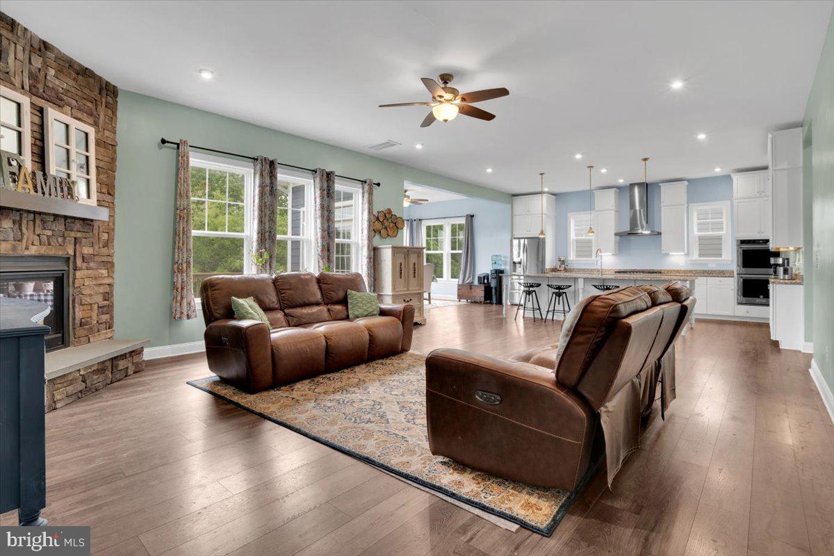 40918 WHITE CLOVER LN, ALDIE, Virginia 20105, 5 Bedrooms Bedrooms, ,4 BathroomsBathrooms,Residential,For sale,40918 WHITE CLOVER LN,VALO2095288 MLS # VALO2095288