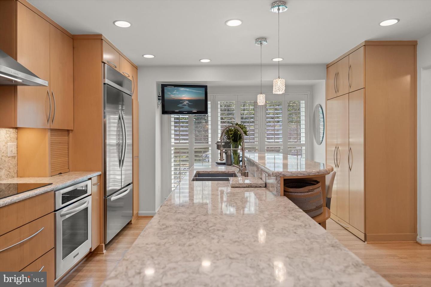 3422 SILVER MAPLE PL, FALLS CHURCH, Virginia 22042, 6 Bedrooms Bedrooms, ,5 BathroomsBathrooms,Residential,For sale,3422 SILVER MAPLE PL,VAFX2237834 MLS # VAFX2237834