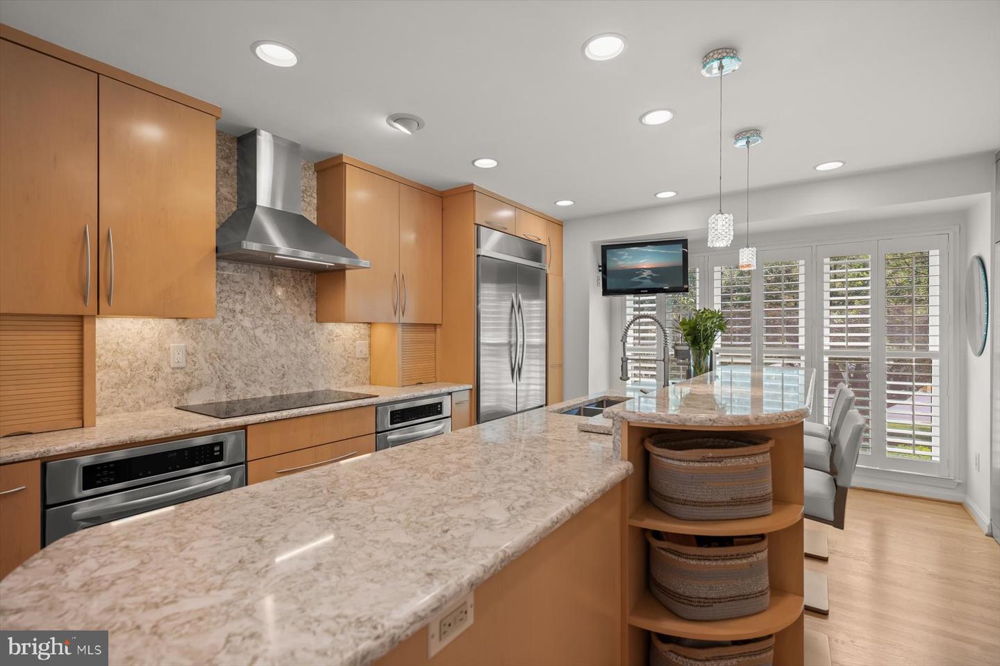 3422 SILVER MAPLE PL, FALLS CHURCH, Virginia 22042, 6 Bedrooms Bedrooms, ,5 BathroomsBathrooms,Residential,For sale,3422 SILVER MAPLE PL,VAFX2237834 MLS # VAFX2237834