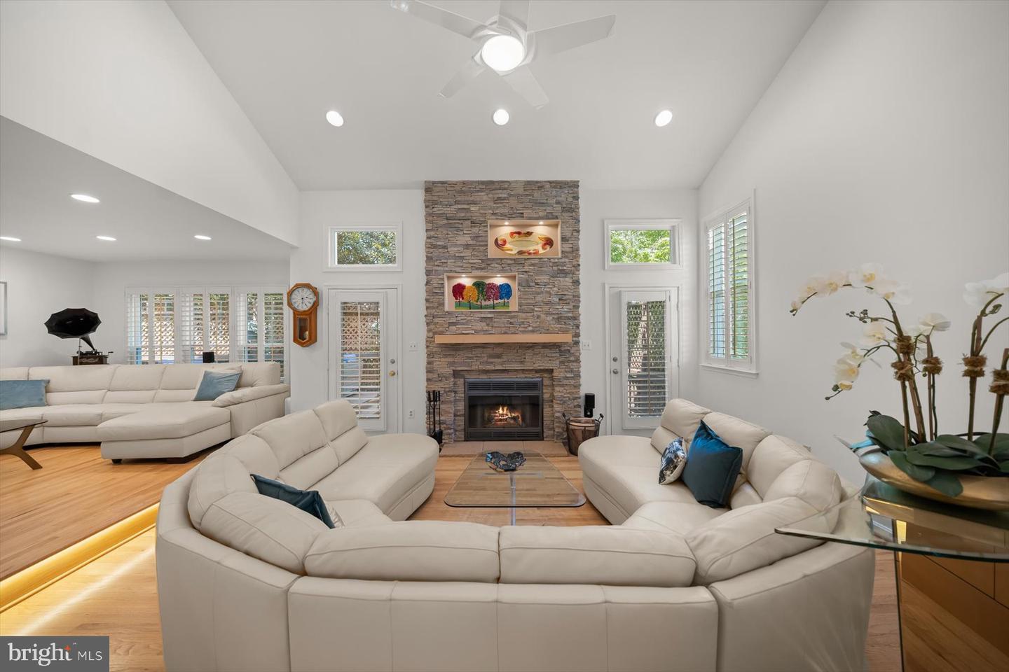 3422 SILVER MAPLE PL, FALLS CHURCH, Virginia 22042, 6 Bedrooms Bedrooms, ,5 BathroomsBathrooms,Residential,For sale,3422 SILVER MAPLE PL,VAFX2237834 MLS # VAFX2237834