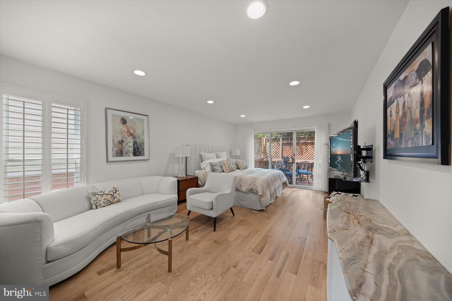 3422 SILVER MAPLE PL, FALLS CHURCH, Virginia 22042, 6 Bedrooms Bedrooms, ,5 BathroomsBathrooms,Residential,For sale,3422 SILVER MAPLE PL,VAFX2237834 MLS # VAFX2237834