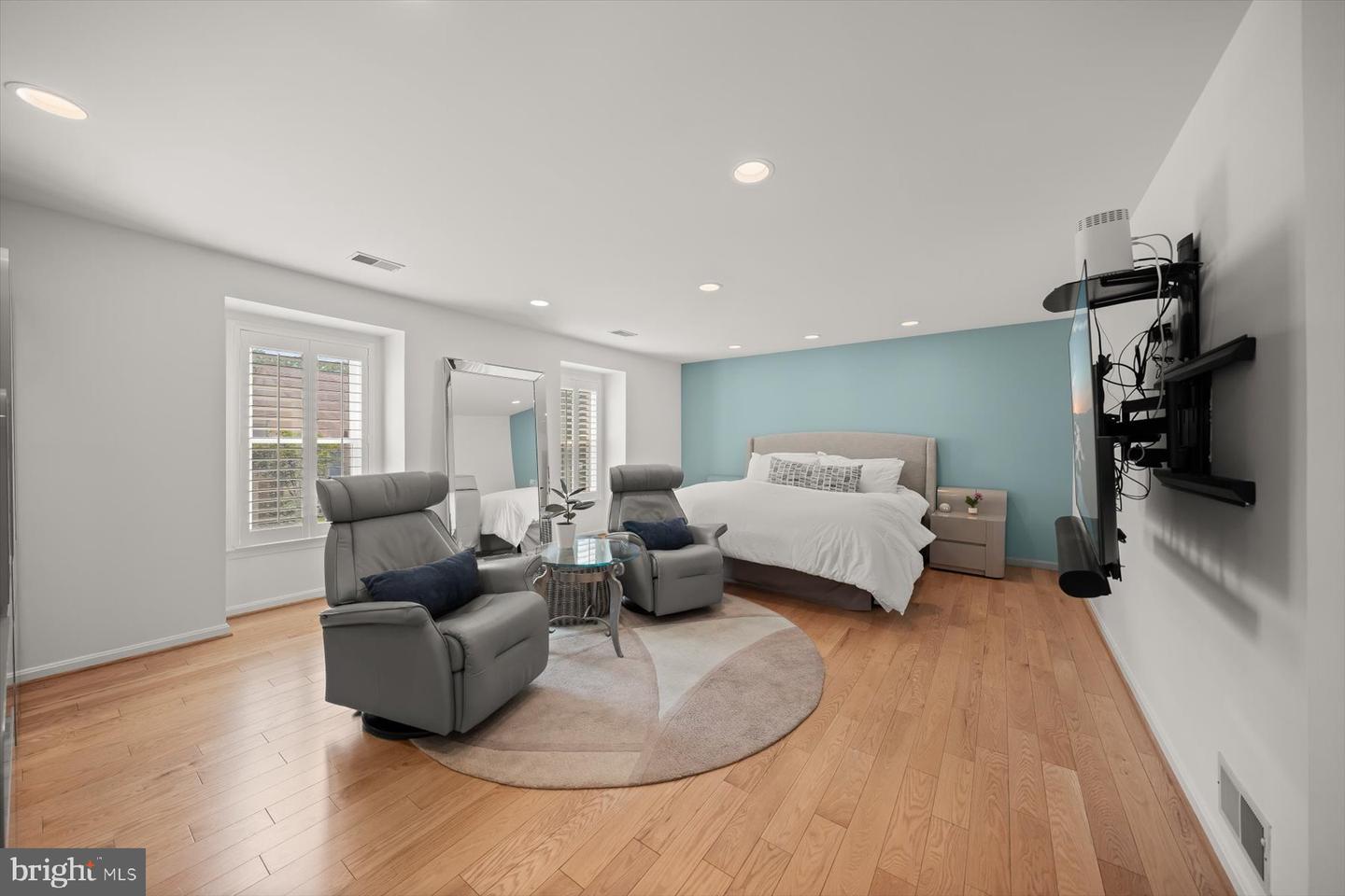 3422 SILVER MAPLE PL, FALLS CHURCH, Virginia 22042, 6 Bedrooms Bedrooms, ,5 BathroomsBathrooms,Residential,For sale,3422 SILVER MAPLE PL,VAFX2237834 MLS # VAFX2237834