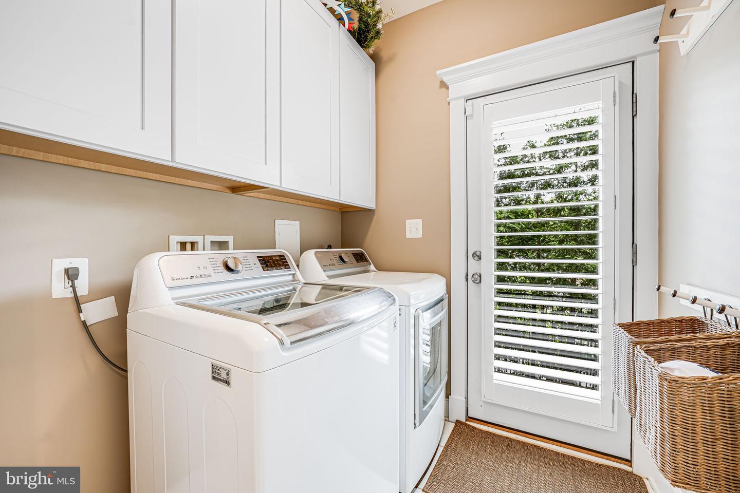 2205 19TH CT N, ARLINGTON, Virginia 22201, 4 Bedrooms Bedrooms, ,3 BathroomsBathrooms,Residential,For sale,2205 19TH CT N,VAAR2056830 MLS # VAAR2056830