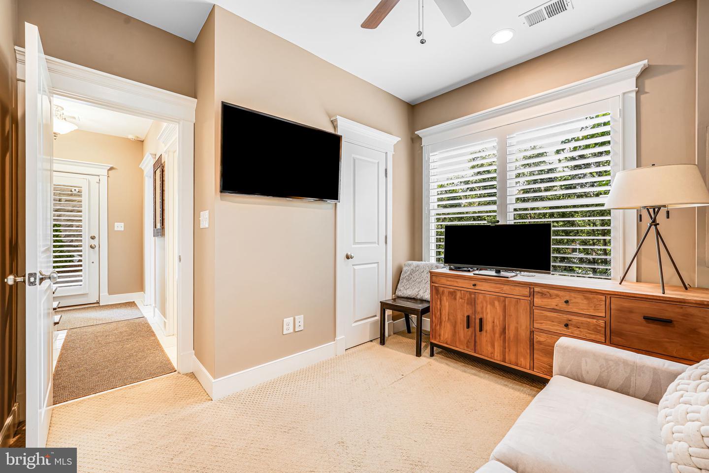 2205 19TH CT N, ARLINGTON, Virginia 22201, 4 Bedrooms Bedrooms, ,3 BathroomsBathrooms,Residential,For sale,2205 19TH CT N,VAAR2056830 MLS # VAAR2056830