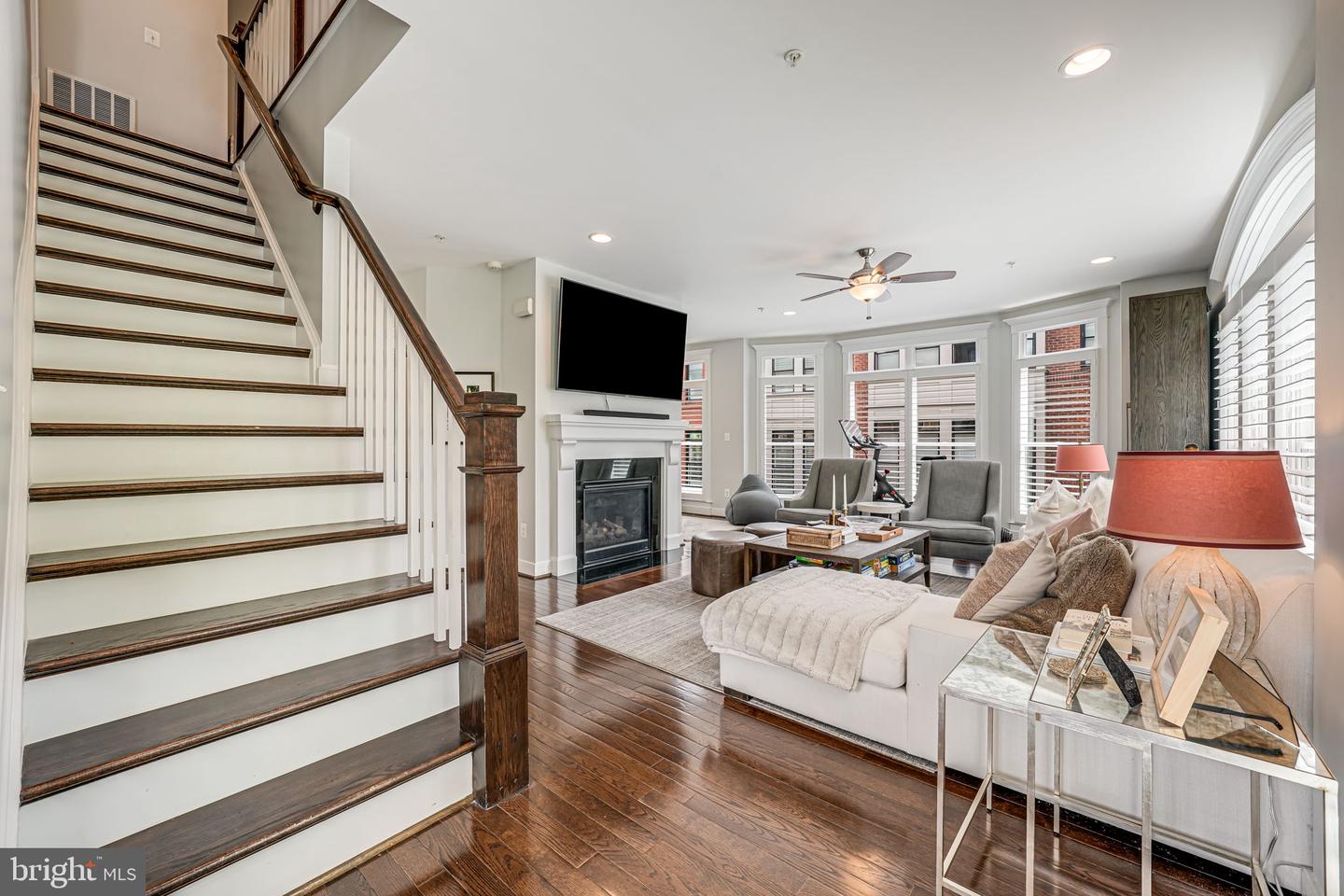 2205 19TH CT N, ARLINGTON, Virginia 22201, 4 Bedrooms Bedrooms, ,3 BathroomsBathrooms,Residential,For sale,2205 19TH CT N,VAAR2056830 MLS # VAAR2056830