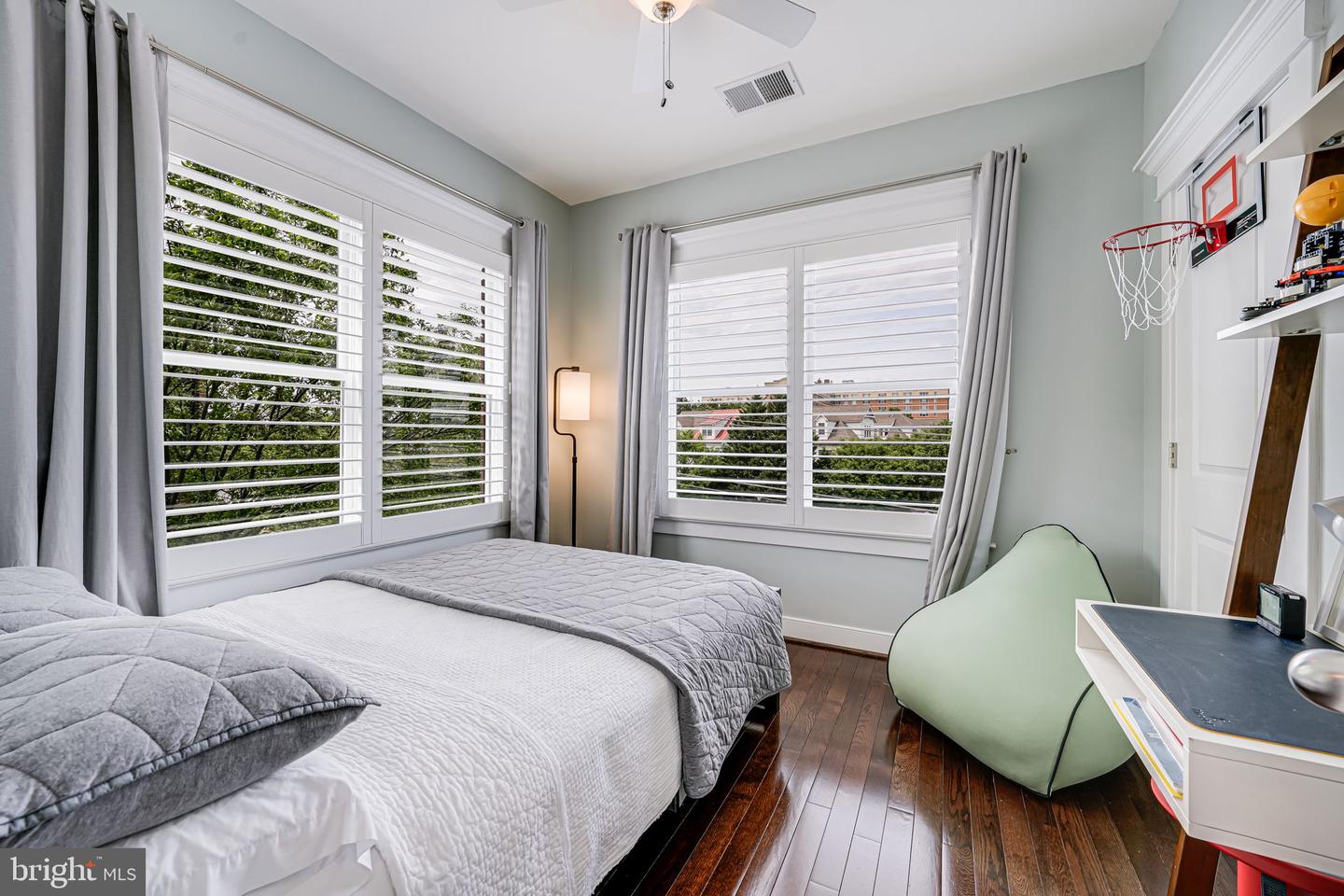 2205 19TH CT N, ARLINGTON, Virginia 22201, 4 Bedrooms Bedrooms, ,3 BathroomsBathrooms,Residential,For sale,2205 19TH CT N,VAAR2056830 MLS # VAAR2056830