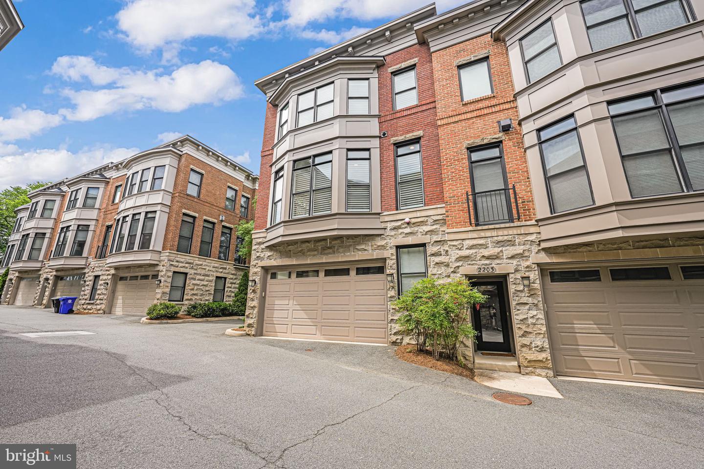 2205 19TH CT N, ARLINGTON, Virginia 22201, 4 Bedrooms Bedrooms, ,3 BathroomsBathrooms,Residential,For sale,2205 19TH CT N,VAAR2056830 MLS # VAAR2056830