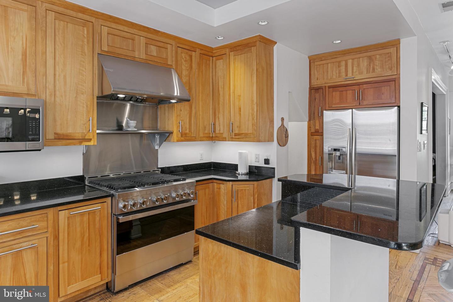 2332 19TH ST NW, WASHINGTON, District Of Columbia 20009, 4 Bedrooms Bedrooms, ,3 BathroomsBathrooms,Residential,For sale,2332 19TH ST NW,DCDC2198340 MLS # DCDC2198340
