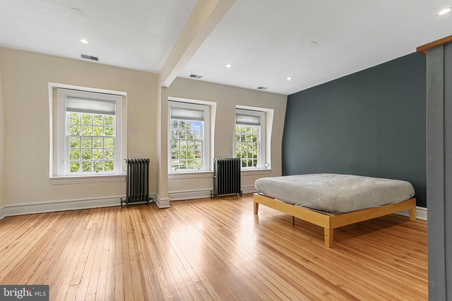 2332 19TH ST NW, WASHINGTON, District Of Columbia 20009, 4 Bedrooms Bedrooms, ,3 BathroomsBathrooms,Residential,For sale,2332 19TH ST NW,DCDC2198340 MLS # DCDC2198340