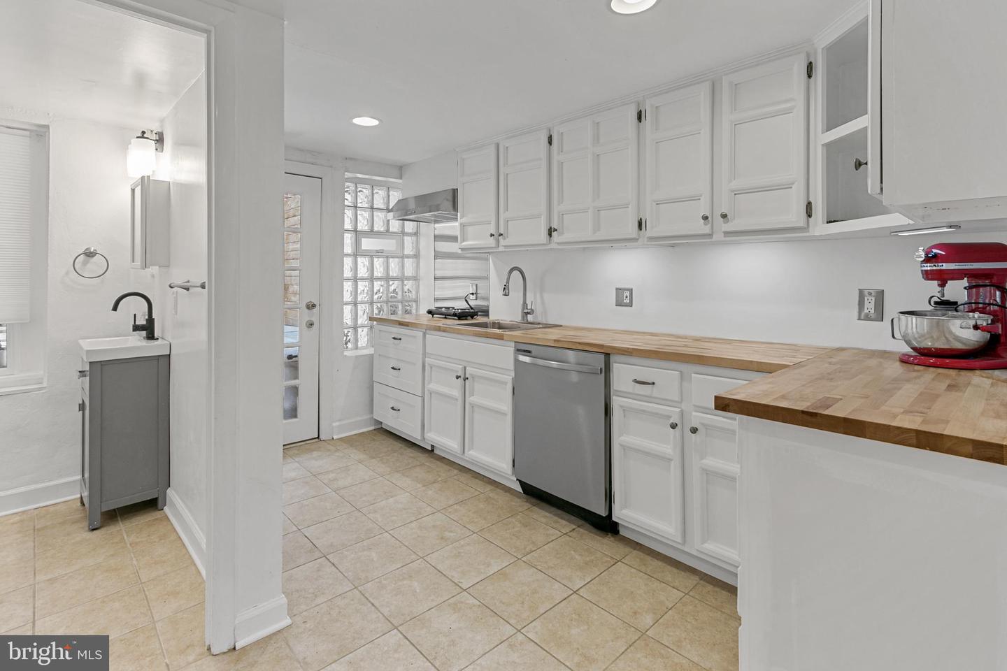 2332 19TH ST NW, WASHINGTON, District Of Columbia 20009, 4 Bedrooms Bedrooms, ,3 BathroomsBathrooms,Residential,For sale,2332 19TH ST NW,DCDC2198340 MLS # DCDC2198340