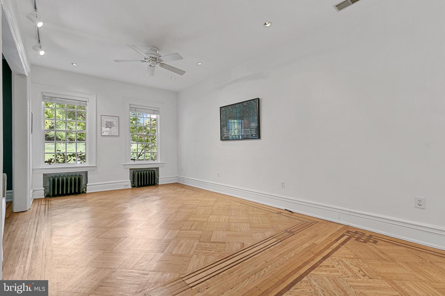 2332 19TH ST NW, WASHINGTON, District Of Columbia 20009, 4 Bedrooms Bedrooms, ,3 BathroomsBathrooms,Residential,For sale,2332 19TH ST NW,DCDC2198340 MLS # DCDC2198340