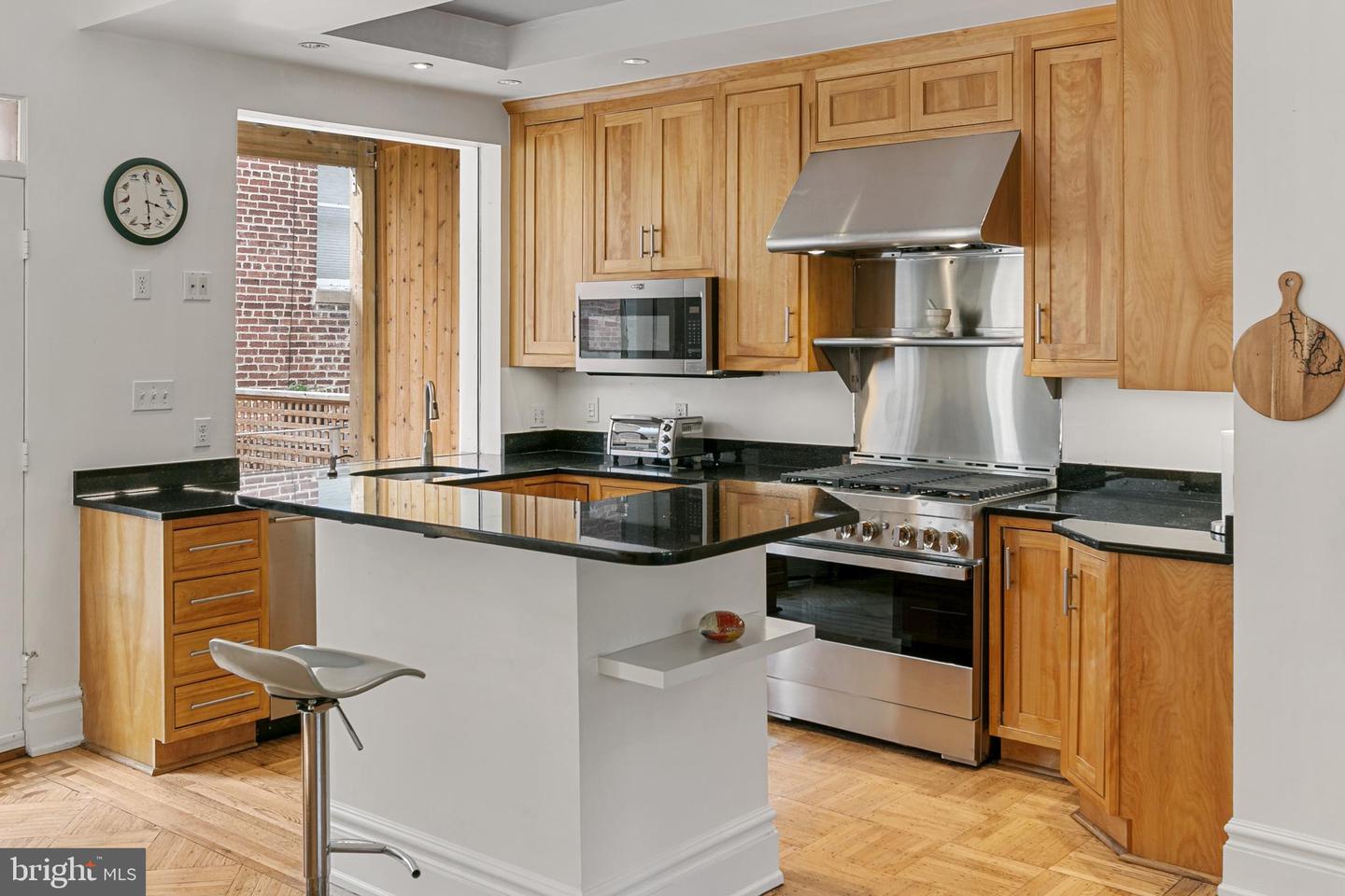 2332 19TH ST NW, WASHINGTON, District Of Columbia 20009, 4 Bedrooms Bedrooms, ,3 BathroomsBathrooms,Residential,For sale,2332 19TH ST NW,DCDC2198340 MLS # DCDC2198340