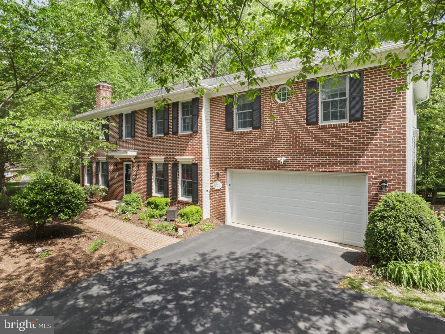 1203 WIESMAN CT, GREAT FALLS, Virginia 22066, 5 Bedrooms Bedrooms, ,2 BathroomsBathrooms,Residential,For sale,1203 WIESMAN CT,VAFX2237592 MLS # VAFX2237592