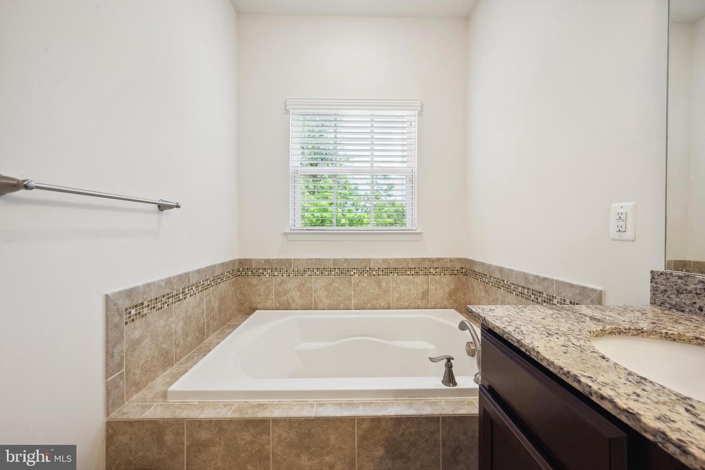 1648 DOROTHY LN, WOODBRIDGE, Virginia 22191, 3 Bedrooms Bedrooms, ,3 BathroomsBathrooms,Residential,For sale,1648 DOROTHY LN,VAPW2093496 MLS # VAPW2093496