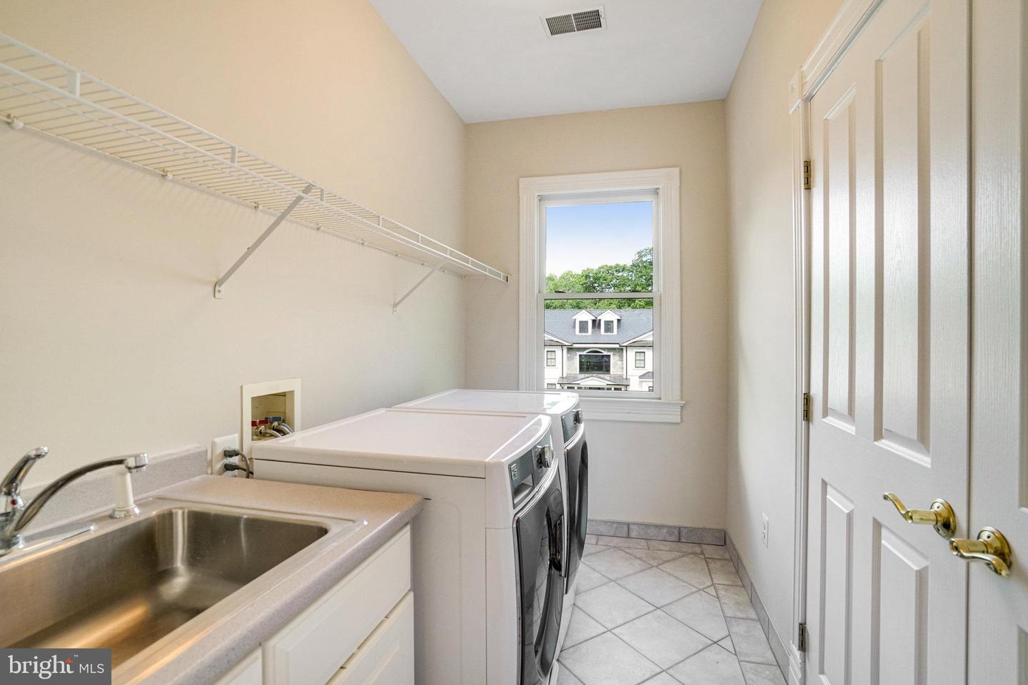 2317 CHESTNUT HILL AVE, FALLS CHURCH, Virginia 22043, 5 Bedrooms Bedrooms, ,4 BathroomsBathrooms,Residential,For sale,2317 CHESTNUT HILL AVE,VAFX2237940 MLS # VAFX2237940