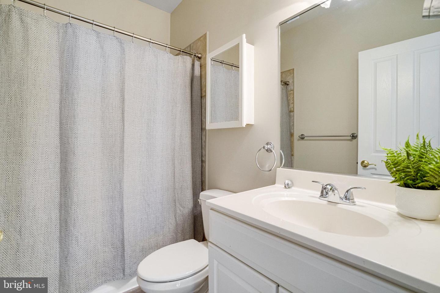 2317 CHESTNUT HILL AVE, FALLS CHURCH, Virginia 22043, 5 Bedrooms Bedrooms, ,4 BathroomsBathrooms,Residential,For sale,2317 CHESTNUT HILL AVE,VAFX2237940 MLS # VAFX2237940