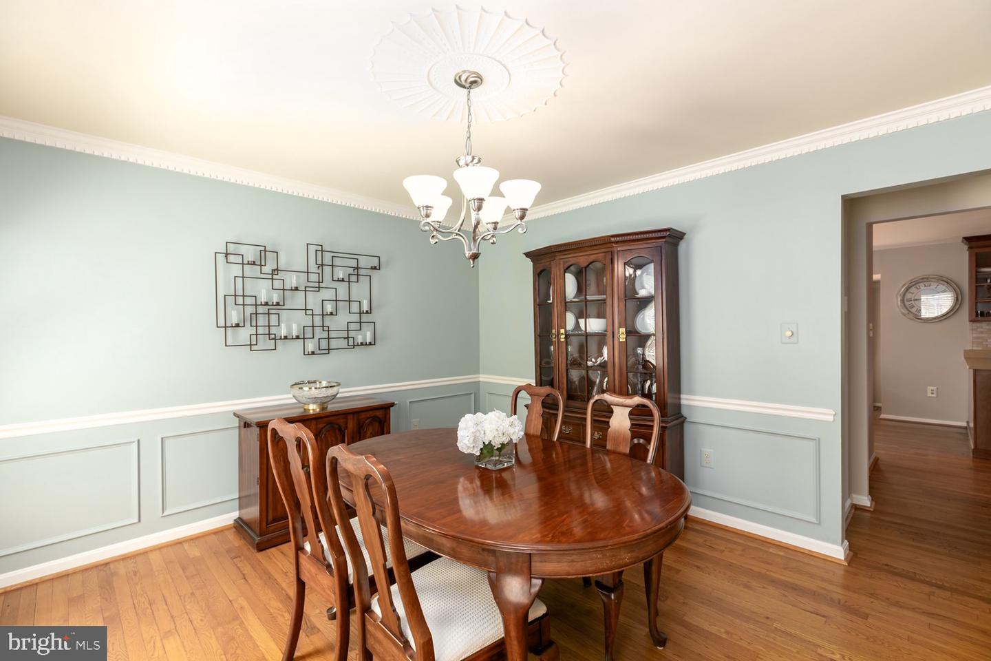 10808 FIELDWOOD DR, FAIRFAX, Virginia 22030, 4 Bedrooms Bedrooms, ,3 BathroomsBathrooms,Residential,For sale,10808 FIELDWOOD DR,VAFX2237974 MLS # VAFX2237974