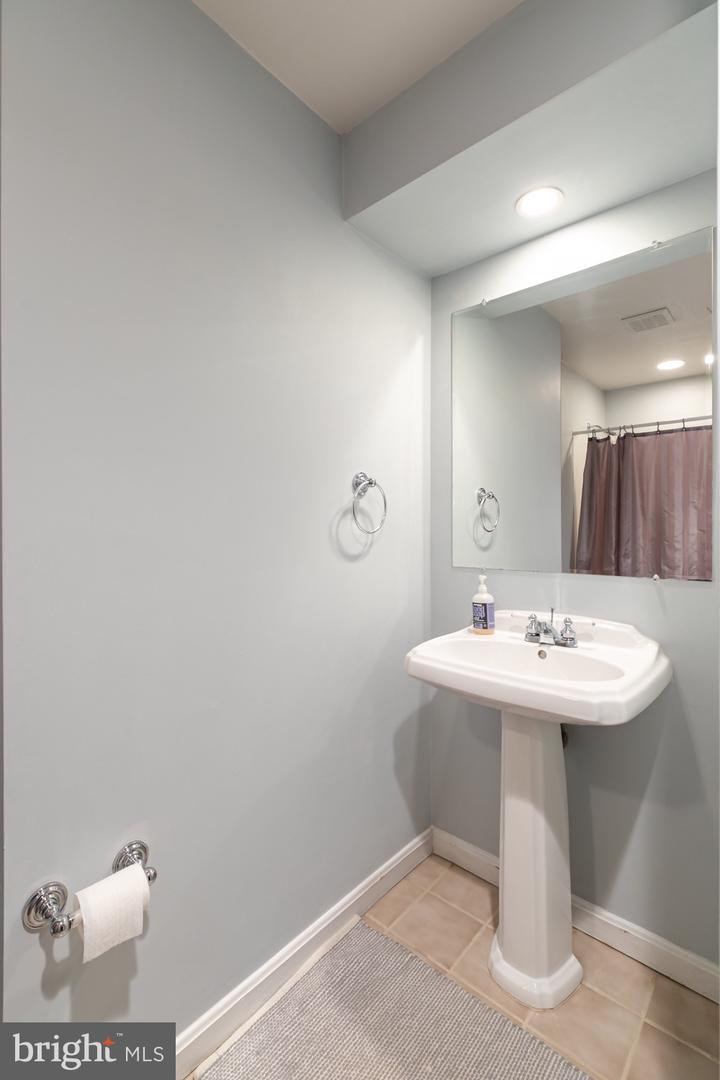 10808 FIELDWOOD DR, FAIRFAX, Virginia 22030, 4 Bedrooms Bedrooms, ,3 BathroomsBathrooms,Residential,For sale,10808 FIELDWOOD DR,VAFX2237974 MLS # VAFX2237974
